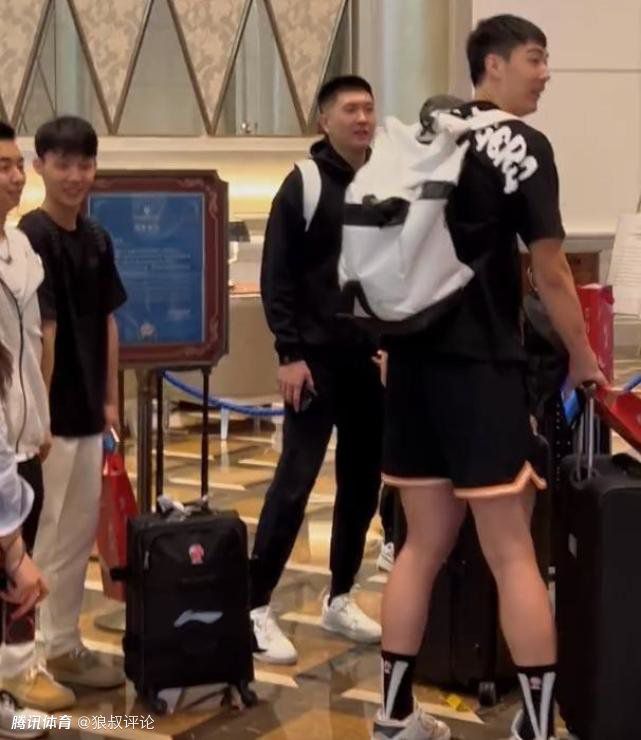 欧美巨大荫蒂茸毛**人妖