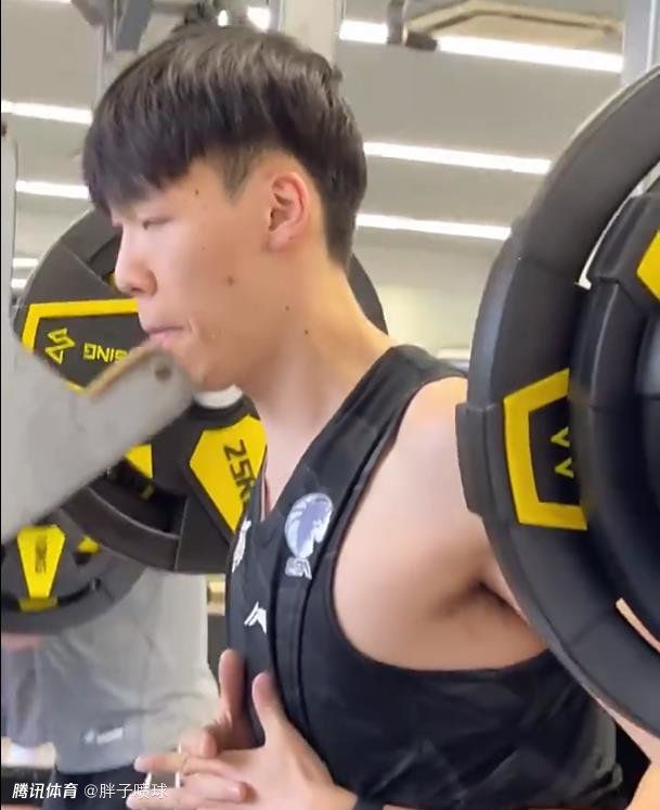 在线精品国产三级
